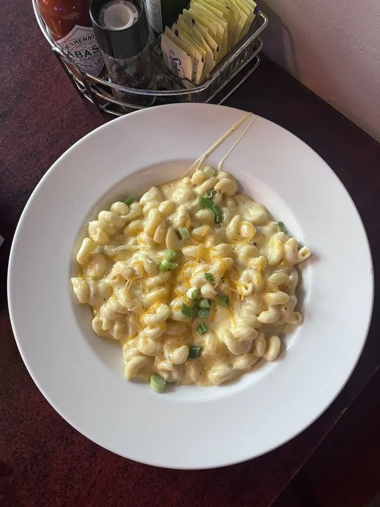 Mac's Place Macs — creamy mac and cheese